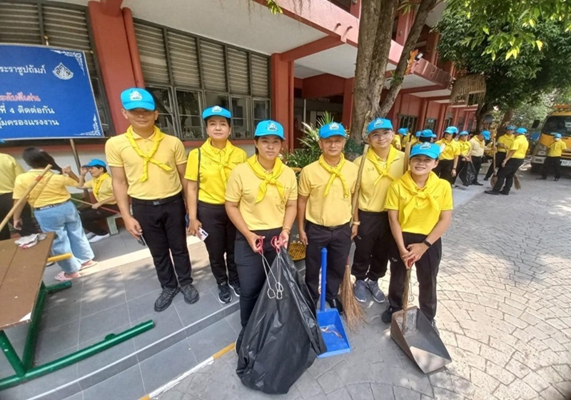 พล.ท.ชูเลิศ จิระรัตนเมธากร ผอ.สพร.กห. พร้อมด้วยข้าราชการ สพร.กห. เข้าร่วมกิจกรรมจิตอาสา "เราทำความดี ด้วยหัวใจ" บำเพ็ญสาธารณประโยชน์และสาธารณกุศล เนื่องในโอกาสวันคล้ายวันพระราชสมภพสมเด็จพระกนิษฐาธิราชเจ้า กรมสมเด็จพระเทพรัตนราชสุดาฯ สยามบรมราชกุมารี