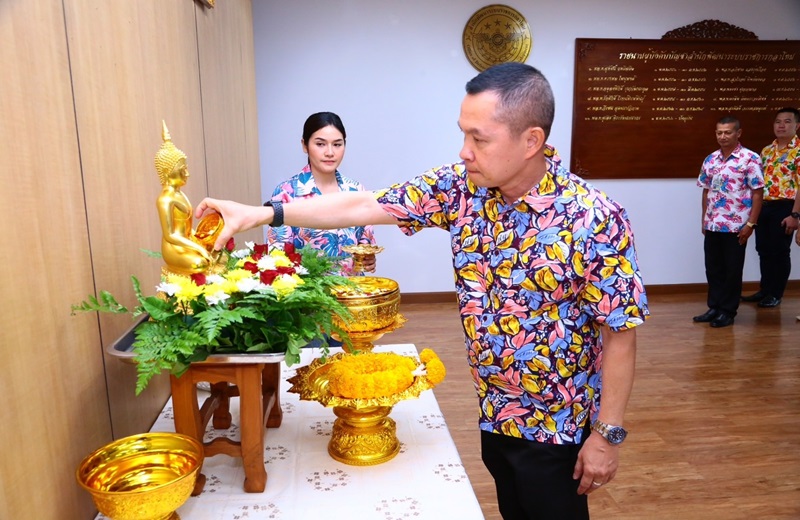 พล.ต.อภิสิทธิ์ บุศยารัศมี รอง ผอ.สพร.กห. เป็นผู้แทน ผอ.สพร.กห. นำข้าราชการ สพร.กห. ร่วมกิจกรรมสรงน้ำพระ เสริมสิริมงคลวันปีใหม่ไทย เนื่องในเทศกาลสงกรานต์ ประจำปี 2567