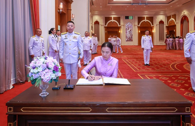 พล.ท.ชูเลิศ จิระรัตนเมธากร ผอ.สพร.กห. และภริยา พร้อมด้วยข้าราชการ สพร.กห. ร่วมกิจกรรมเฉลิมพระเกียรติ เนื่องในโอกาสวันเฉลิมพระชนมพรรษาสมเด็จพระนางเจ้าสุทิดา พัชรสุธาพิมลลักษณ พระบรมราชินี 46 พรรษา (3 มิ.ย.67)