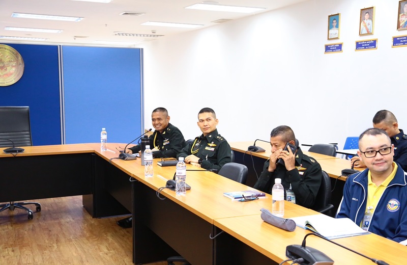 สพร.กห. จัดการเรียนการสอนภายในหน่วยงาน Unit School ในเรื่อง การจัดการความรู้ (KM) ให้แก่กำลังพล สพร.กห. ณ ห้องประชุม สพร.กห. โดยมี พ.อ.สมัย พุดพริ้ง นักวิชาการประจำ สพร.กห. เป็นผู้บรรยายให้ความรู้ฯ