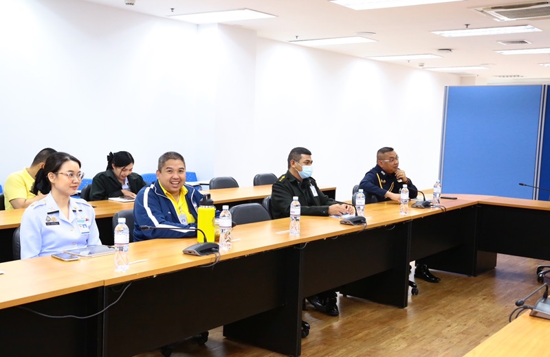 สพร.กห. จัดการเรียนการสอนภายในหน่วยงาน Unit School ในเรื่อง การจัดการความรู้ (KM) ให้แก่กำลังพล สพร.กห. ณ ห้องประชุม สพร.กห. โดยมี พ.อ.สมัย พุดพริ้ง นักวิชาการประจำ สพร.กห. เป็นผู้บรรยายให้ความรู้ฯ