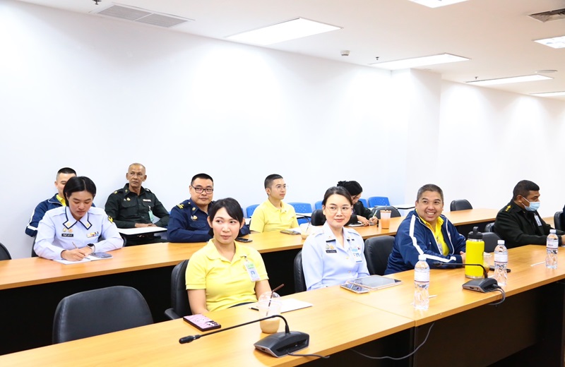 สพร.กห. จัดการเรียนการสอนภายในหน่วยงาน Unit School ในเรื่อง การจัดการความรู้ (KM) ให้แก่กำลังพล สพร.กห. ณ ห้องประชุม สพร.กห. โดยมี พ.อ.สมัย พุดพริ้ง นักวิชาการประจำ สพร.กห. เป็นผู้บรรยายให้ความรู้ฯ
