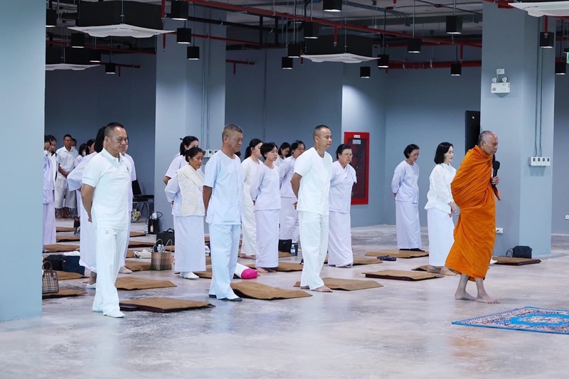 พล.ท.ชูเลิศ จิระรัตนเมธากร ผอ.สพร.กห. พร้อมด้วยกำลังพล สพร.กห. เข้าร่วมกิจกรรมปฏิบัติธรรมเทิดทูนสถาบันพระมหากษัตริย์ ถวายเป็นพระราชกุศลแด่ สมเด็จพระนางเจ้าสิริกิติ์พระบรมราชินีนาถ พระบรมราชชนนีพันปีหลวง