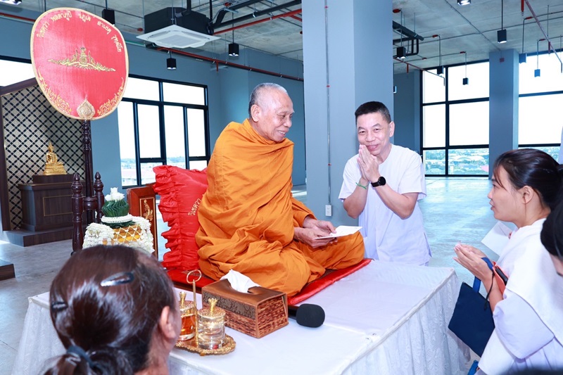 พล.ท.ชูเลิศ จิระรัตนเมธากร ผอ.สพร.กห. พร้อมด้วยกำลังพล สพร.กห. เข้าร่วมกิจกรรมปฏิบัติธรรมเทิดทูนสถาบันพระมหากษัตริย์ ถวายเป็นพระราชกุศลแด่ สมเด็จพระนางเจ้าสิริกิติ์พระบรมราชินีนาถ พระบรมราชชนนีพันปีหลวง