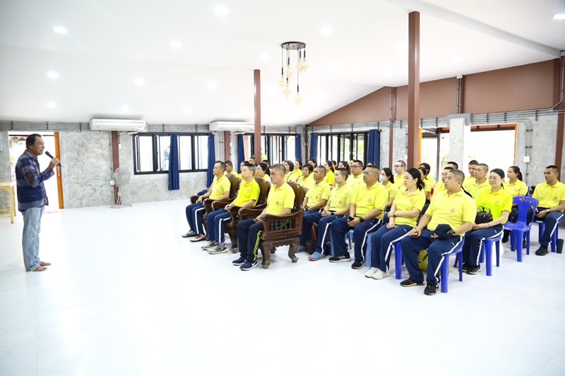 พล.ท.ชูเลิศ จิระรัตนเมธากร ผอ.สพร.กห. พร้อมด้วยกำลังพล ร่วมกิจกรรมปลูกป่าชายเลน เฉลิมพระเกียรติพระบาทสมเด็จพระเจ้าอยู่หัว