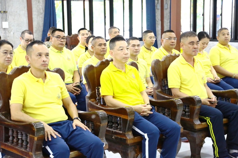 พล.ท.ชูเลิศ จิระรัตนเมธากร ผอ.สพร.กห. พร้อมด้วยกำลังพล ร่วมกิจกรรมปลูกป่าชายเลน เฉลิมพระเกียรติพระบาทสมเด็จพระเจ้าอยู่หัว
