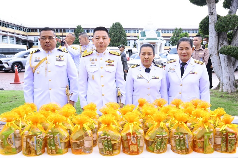 พล.ท.ชูเลิศ จิระรัตนเมธากร ผอ.สพร.กห. พร้อมด้วยข้าราชการ สพร.กห. เข้าร่วมพิธีสวดพระพุทธมนต์และพิธีทำบุญตักบาตรพระสงฆ์และสามเณร จำนวน 89 รูป