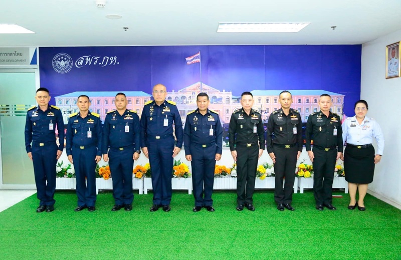 พล.อ.อ.สุรฤทธิ์ กิจจาทร รอง.ปล.กห. เข้าตรวจเยี่ยมพร้อมรับฟังการบรรยายสรุปภารกิจการจัด สพร.กห.