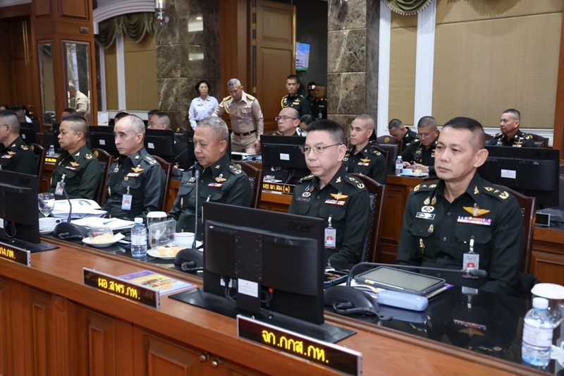 พลเอก สนิธชนก สังขจันทร์ ปลัดกระทรวงกลาโหม ได้กรุณามอบรางวัลให้แก่ นขต.สป.ที่ได้รับรางวัลในการประกวดการจัดการความรู้ดีเด่นของ สป. ประจำปีงบประมาณ พ.ศ.2567