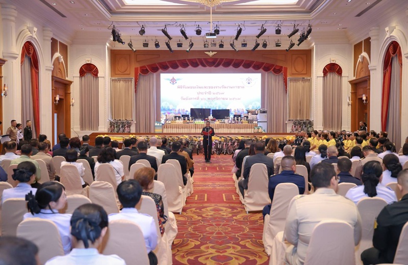 พลโท ชูเลิศ จิระรัตนเมธากร ผู้อำนวยการสำนักพัฒนาระบบราชการกลาโหม ร่วมพิธีมอบเงินและของรางวัลงานกาชาด ประจำปี ๒๕๖๗ ณ ห้องพินิตประชานาถ ในศาลาว่าการกลาโหม โดยมี พลเอก สนิธชนก สังขจันทร์ ปลัดกระทรวงกลาโหม เป็นประธานในพิธี พร้อมด้วย พลตรีหญิง ทักษดา สังขจันทร์ นายกสมาคมภริยาข้าราชการสำนักงานปลัดกระทรวงกลาโหม