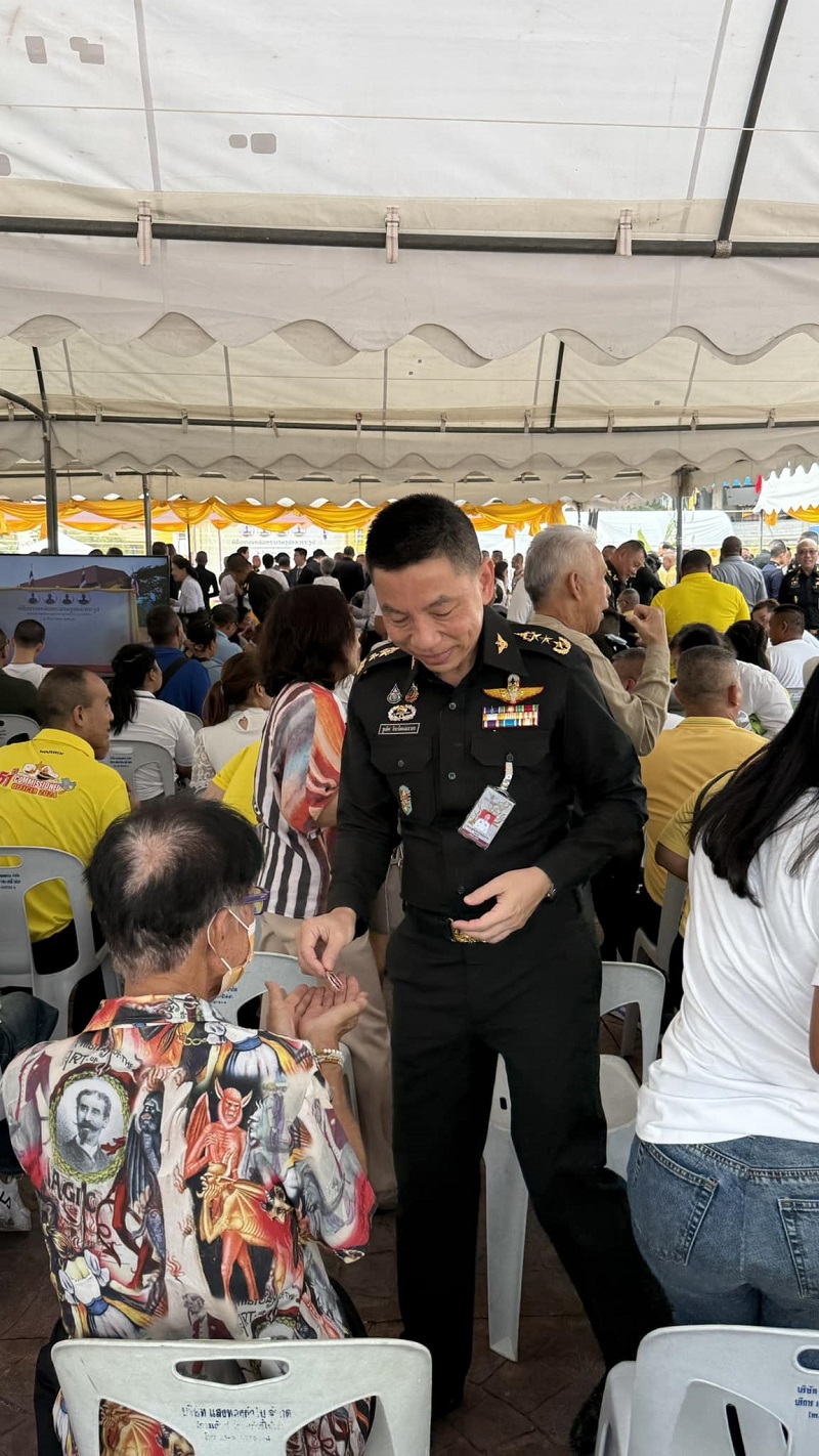 พลโท ชูเลิศ จิระรัตนเมธากร ผู้อำนวยการสำนักพัฒนาระบบราชการกลาโหม เข้าร่วมพิธีเททองหล่อพระบรมรูปสมเด็จพระนเรศวรมหาราช