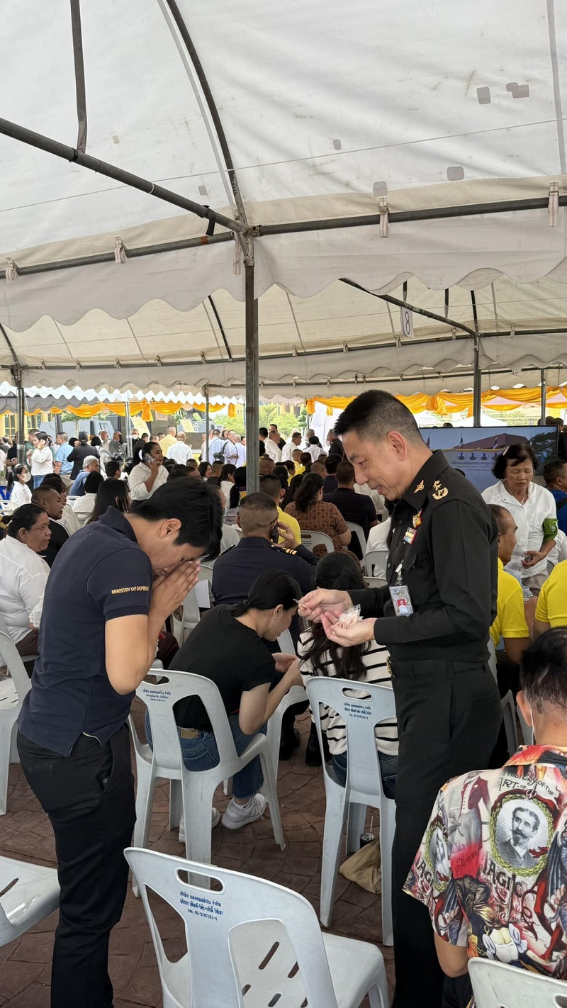 พลโท ชูเลิศ จิระรัตนเมธากร ผู้อำนวยการสำนักพัฒนาระบบราชการกลาโหม เข้าร่วมพิธีเททองหล่อพระบรมรูปสมเด็จพระนเรศวรมหาราช