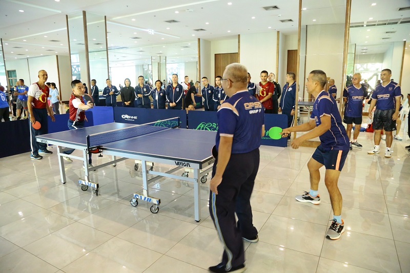พลโท ชูเลิศ จิระรัตนเมธากร ผู้อำนวยการสำนักพัฒนาระบบราชการกลาโหม เข้าร่วมแข่งขันเทเบิลเทนนิส กีฬาภายในสำนักงานปลัดกระทรวงกลาโหม ประจำปีงบประมาณ พ.ศ. ๒๕๖๘