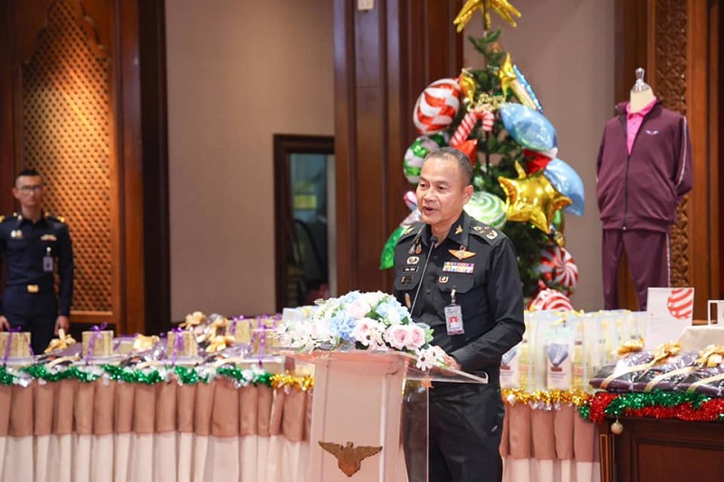 พลโท ชูเลิศ จิระรัตนเมธากร ผู้อำนวยการสำนักพัฒนาระบบราชการกลาโหม ได้เข้าร่วมพิธีมอบของขวัญปีใหม่ เนื่องในโอกาสวันขึ้นปีใหม่ ประจำปี ๒๕๖๘