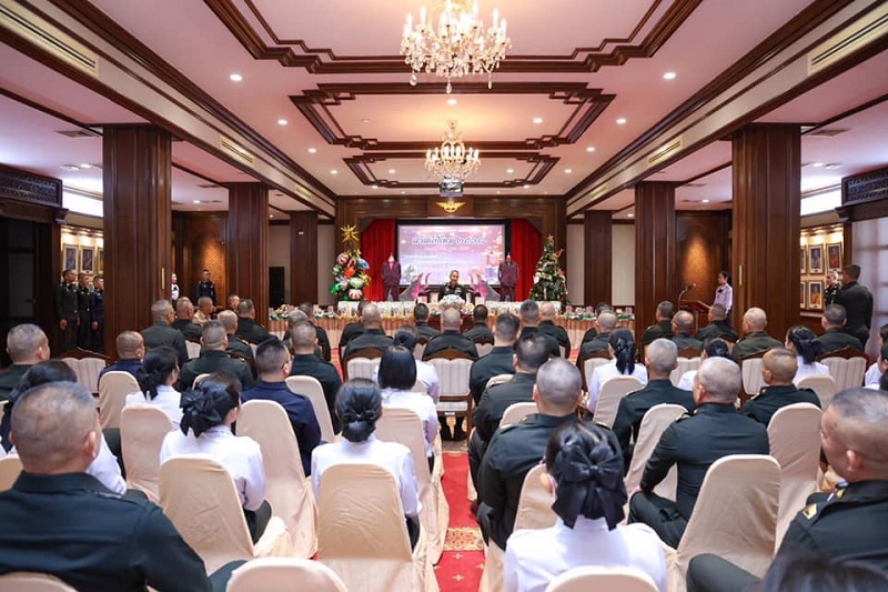 พลโท ชูเลิศ จิระรัตนเมธากร ผู้อำนวยการสำนักพัฒนาระบบราชการกลาโหม ได้เข้าร่วมพิธีมอบของขวัญปีใหม่ เนื่องในโอกาสวันขึ้นปีใหม่ ประจำปี ๒๕๖๘