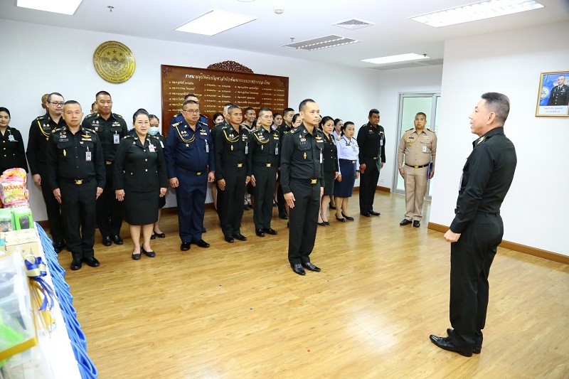 พลโท ชูเลิศ จิระรัตนเมธากร ผู้อำนวยการสำนักพัฒนาระบบราชการกลาโหม ได้มอบเครื่องอุปโภคบริโภคให้กับกำลังพลสำนักพัฒนาระบบราชการกลาโหม