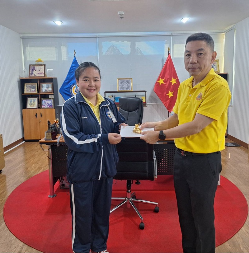 พลโท ชูเลิศ จิระรัตนเมธากร ผู้อำนวยการสำนักพัฒนาระบบราชการกลาโหม ได้กรุณามอบของขวัญและอวยพร เนื่องในโอกาสวันคล้ายวันเกิดของกำลังพลในเดือน มกราคม