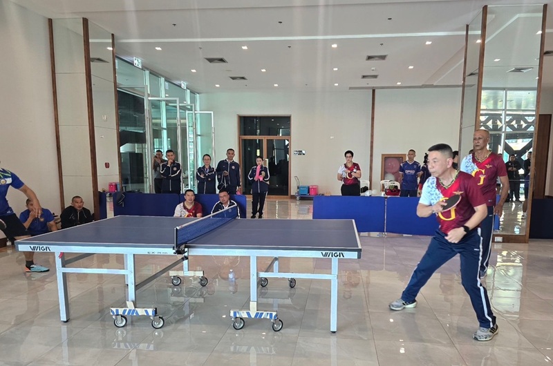 พลโท ชูเลิศ จิระรัตนเมธากร ผู้อำนวยการสำนักพัฒนาระบบราชการกลาโหม เข้าร่วมแข่งขันเทเบิลเทนนิส กีฬาภายในสำนักงานปลัดกระทรวงกลาโหม ประจำปีงบประมาณ พ.ศ. ๒๕๖๘ ณ อาคารอเนกประสงค์ สำนักงานปลัดกระทรวงกลาโหม (พื้นที่ศรีสมาน)