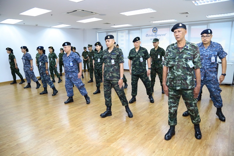 สำนักพัฒนาระบบราชการกลาโหม ได้จัดให้มีการฝึกทบทวนบุคคลท่ามือเปล่าตามแบบพระราชนิยม ประจำปีงบประมาณ พ.ศ. ๒๕๖๘