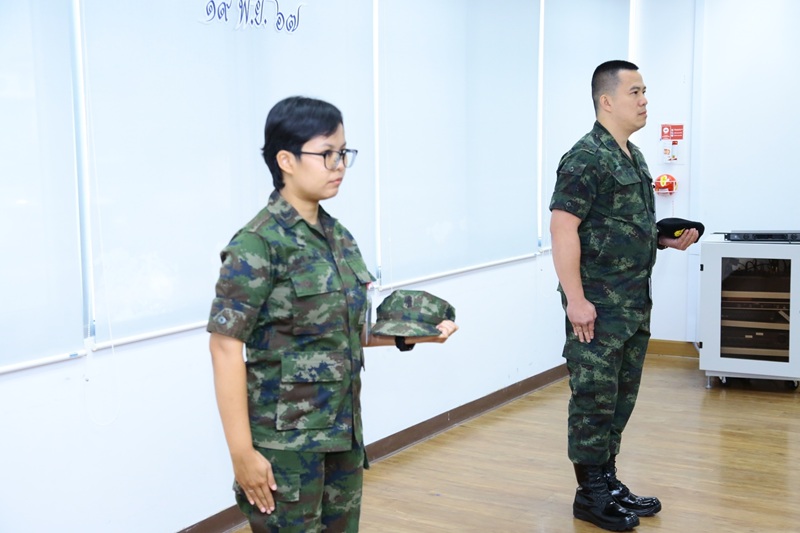 สำนักพัฒนาระบบราชการกลาโหม ได้จัดให้มีการฝึกทบทวนบุคคลท่ามือเปล่าตามแบบพระราชนิยม ประจำปีงบประมาณ พ.ศ. ๒๕๖๘