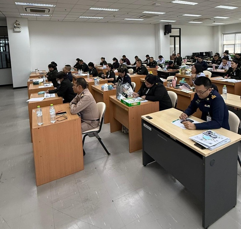 ผู้อำนวยการสำนักพัฒนาระบบราชการกลาโหม ได้มอบให้ พันเอก สมัย พุดพริ้ง ผู้อำนวยการกองส่งเสริมการพัฒนาระบบราชการ และพันเอกหญิง ชญาณ์พิมพ์ อุดงาม นักวิชาการ ประจำสำนักพัฒนาระบบราชการกลาโหม เป็นวิทยากรบรรยาย ในวิชา "การพัฒนาระบบราชการ"