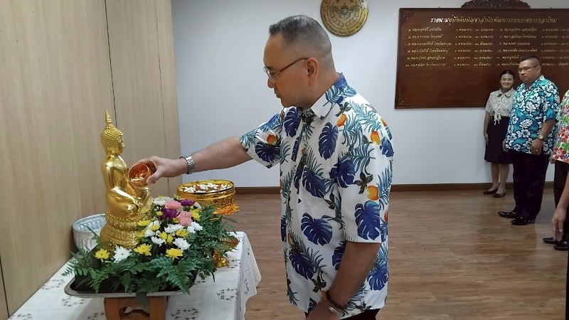 สำนักพัฒนาระบบราชการกลาโหม จัดพิธีสรงน้ำพระ เสริมสิริมงคลวันปีใหม่ไทย เนื่องในเทศกาลสงกรานต์ ประจำปี ๒๕๖๘