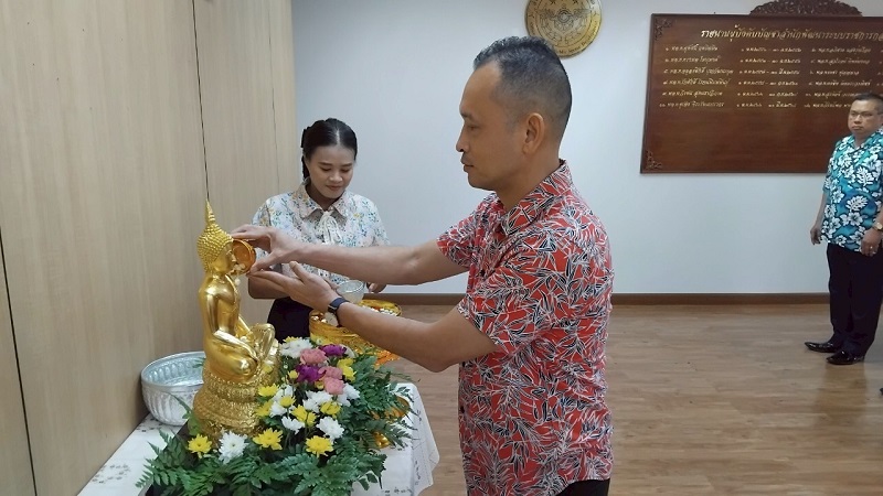 สำนักพัฒนาระบบราชการกลาโหม จัดพิธีสรงน้ำพระ เสริมสิริมงคลวันปีใหม่ไทย เนื่องในเทศกาลสงกรานต์ ประจำปี ๒๕๖๘