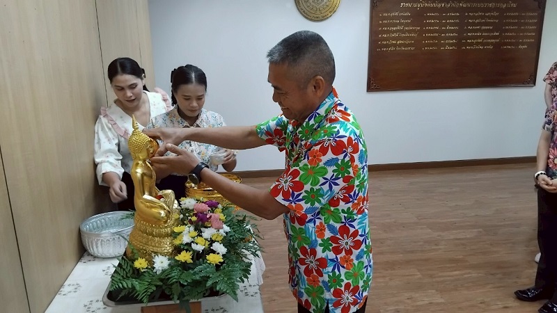 สำนักพัฒนาระบบราชการกลาโหม จัดพิธีสรงน้ำพระ เสริมสิริมงคลวันปีใหม่ไทย เนื่องในเทศกาลสงกรานต์ ประจำปี ๒๕๖๘