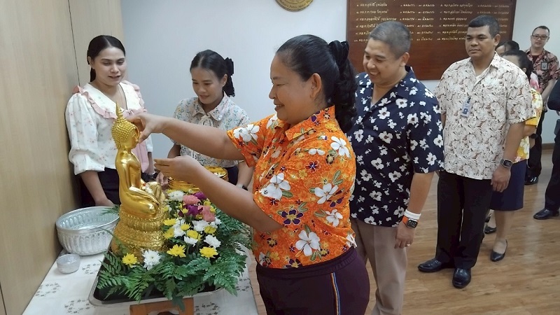 สำนักพัฒนาระบบราชการกลาโหม จัดพิธีสรงน้ำพระ เสริมสิริมงคลวันปีใหม่ไทย เนื่องในเทศกาลสงกรานต์ ประจำปี ๒๕๖๘