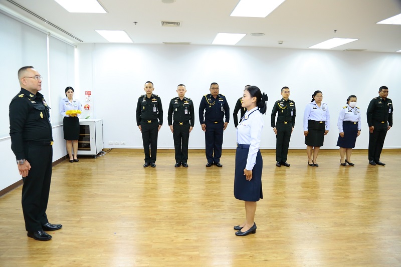 สำนักพัฒนาระบบราชการกลาโหม ได้จัดพิธีประดับยศ ให้แก่ข้าราชการที่ได้รับการเลื่อนยศสูงขึ้น