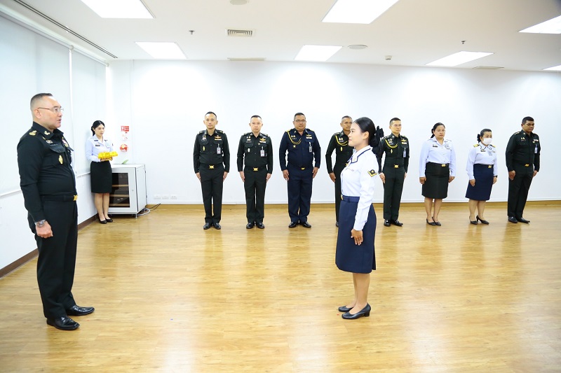 สำนักพัฒนาระบบราชการกลาโหม ได้จัดพิธีประดับยศ ให้แก่ข้าราชการที่ได้รับการเลื่อนยศสูงขึ้น