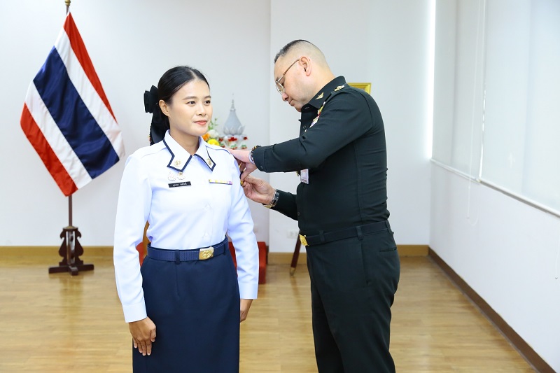 สำนักพัฒนาระบบราชการกลาโหม ได้จัดพิธีประดับยศ ให้แก่ข้าราชการที่ได้รับการเลื่อนยศสูงขึ้น