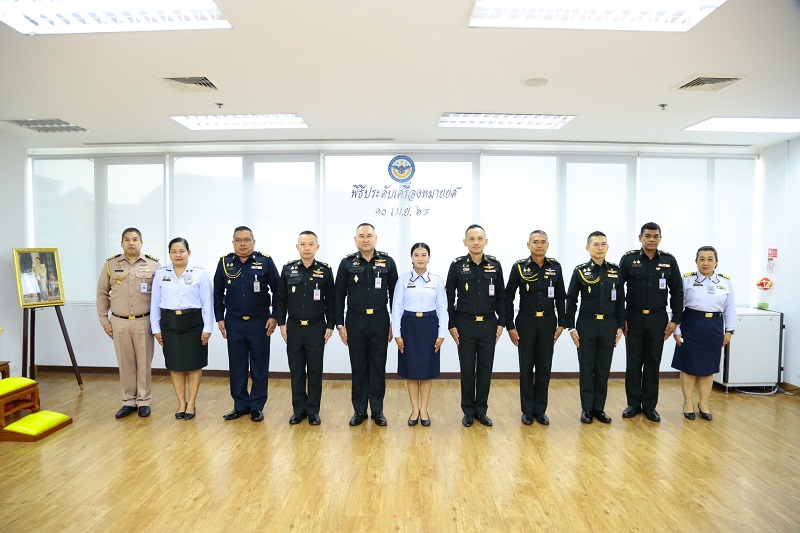 สำนักพัฒนาระบบราชการกลาโหม ได้จัดพิธีประดับยศ ให้แก่ข้าราชการที่ได้รับการเลื่อนยศสูงขึ้น
