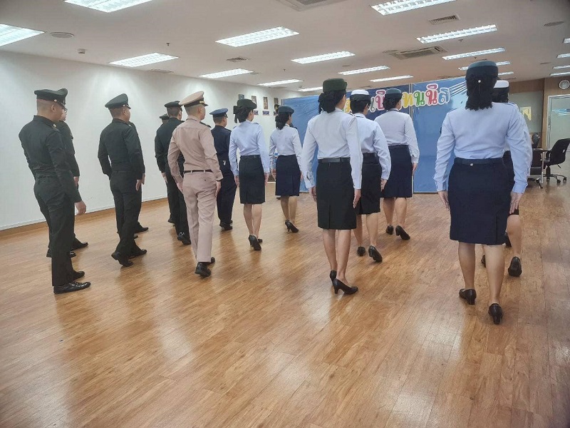 สำนักพัฒนาระบบราชการกลาโหม ได้จัดให้มีการฝึกทบทวนบุคคลท่ามือเปล่า ตามแบบพระราชนิยม ประจำปีงบประมาณ พ.ศ. ๒๕๖๘