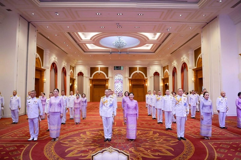 พลโท วิริทธิ์พล พานนิล ผู้อำนวยการสำนักพัฒนาระบบราชการกลาโหม และภริยา พร้อมด้วยกำลังพลของหน่วย เข้าร่วมพิธีถวายพระพรชัยมงคลและพิธีเจริญพระพุทธมนต์