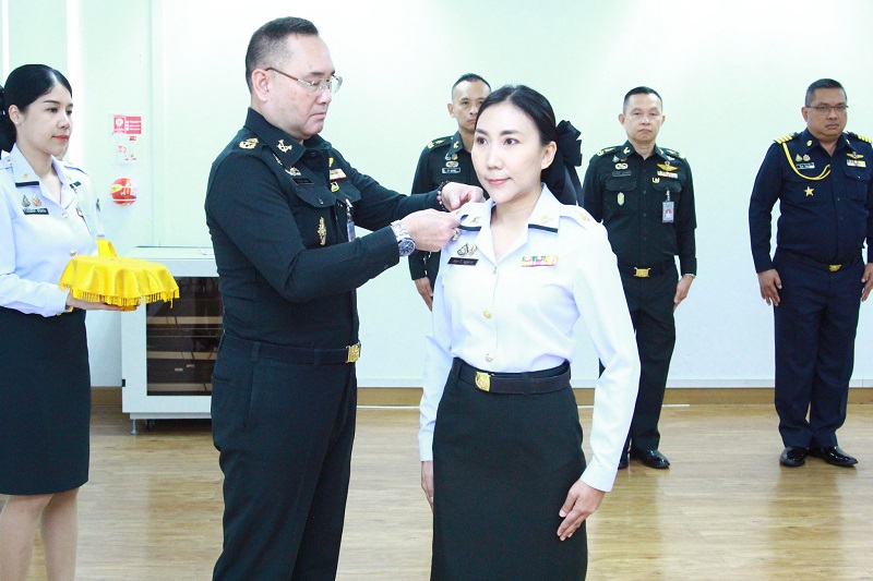 สำนักพัฒนาระบบราชการกลาโหม จัดพิธีประดับยศ ให้แก่ข้าราชการที่ได้รับการเลื่อนยศสูงขึ้น