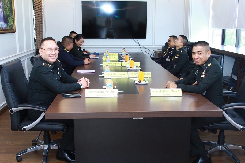 สำนักงานปลัดกระทรวงกลาโหม (สำนักพัฒนาระบบราชการกลาโหม) ในฐานะหัวหน้าคณะทำงานติดตามประเมินผลการปฏิบัติราชการกลาโหม ได้จัดการประชุมติดตามความก้าวหน้าผลการดำเนินงานตัวชี้วัดของกองบัญชาการกองทัพไทย ประจำปีงบประมาณ พ.ศ. ๒๕๖๘