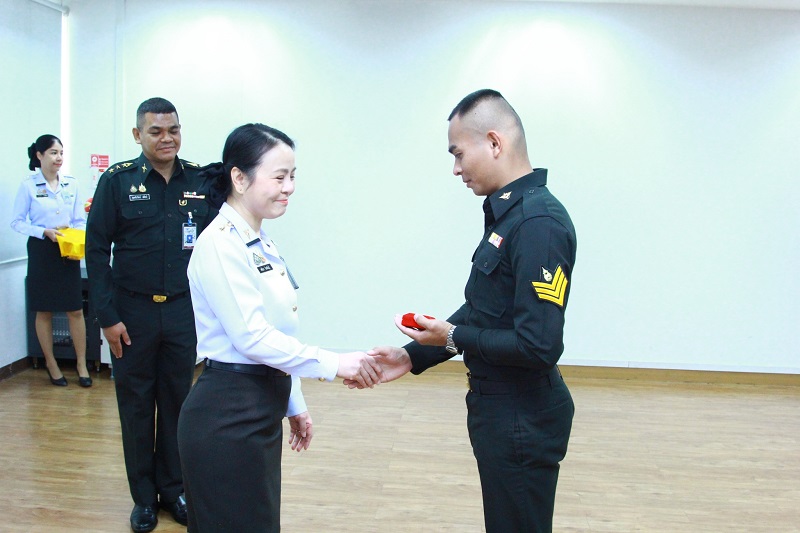 สำนักพัฒนาระบบราชการกลาโหม จัดพิธีประดับยศ ให้แก่ข้าราชการที่ได้รับการเลื่อนยศสูงขึ้น