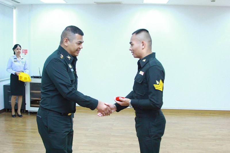 สำนักพัฒนาระบบราชการกลาโหม จัดพิธีประดับยศ ให้แก่ข้าราชการที่ได้รับการเลื่อนยศสูงขึ้น