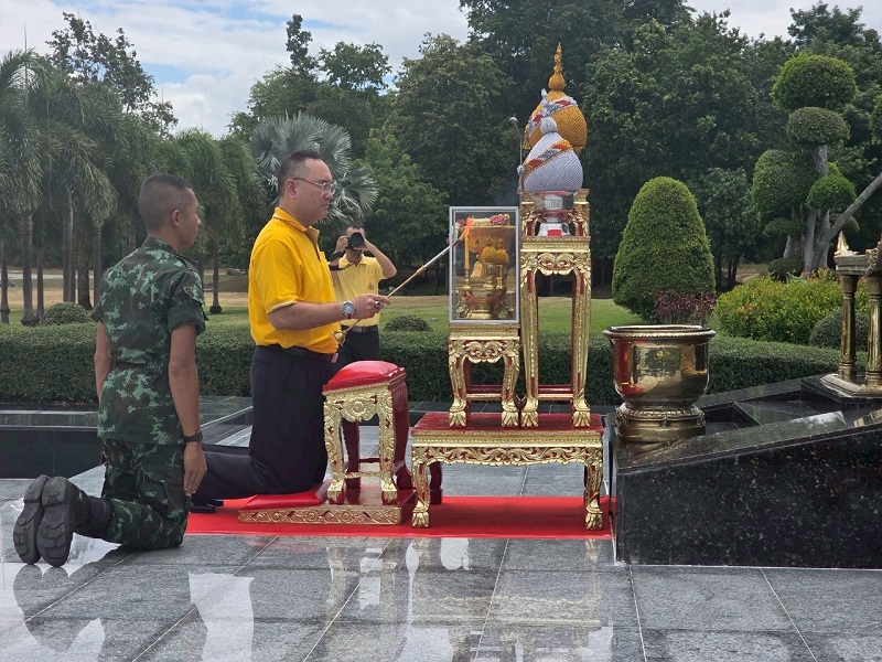 พลโท วิริทธิ์พล พานนิล ผู้อำนวยการสำนักพัฒนาระบบราชการกลาโหม และภริยา ได้นำคณะผู้เข้าร่วมการสัมมนาเชิงปฏิบัติการของหน่วยขึ้นตรงกระทรวงกลาโหม และเหล่าทัพ ประจำปีงบประมาณ พ.ศ. ๒๕๖๙
