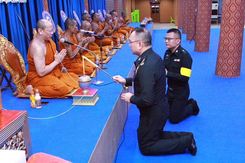 สำนักพัฒนาระบบราชการกลาโหม ได้จัดพิธีทำบุญถวายภัตตาหารและผ้าไตรจีวร แด่พระภิกษุสงฆ์ เพื่อความเป็นศิริมงคลให้กับข้าราชการ และพนักงานราชการ เนื่องในวันคล้ายวันสถาปนา