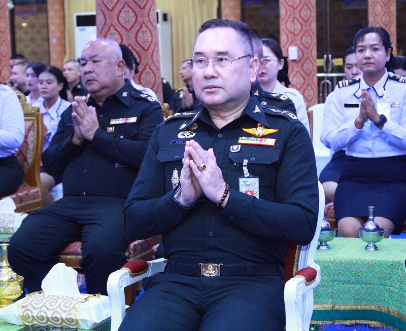 สำนักพัฒนาระบบราชการกลาโหม ได้จัดพิธีทำบุญถวายภัตตาหารและผ้าไตรจีวร แด่พระภิกษุสงฆ์ เพื่อความเป็นศิริมงคลให้กับข้าราชการ และพนักงานราชการ เนื่องในวันคล้ายวันสถาปนา