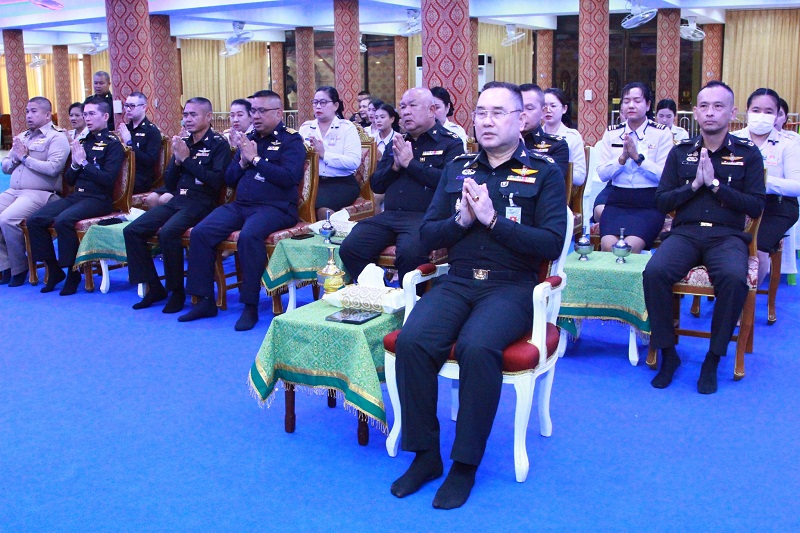 สำนักพัฒนาระบบราชการกลาโหม ได้จัดพิธีทำบุญถวายภัตตาหารและผ้าไตรจีวร แด่พระภิกษุสงฆ์ เพื่อความเป็นศิริมงคลให้กับข้าราชการ และพนักงานราชการ เนื่องในวันคล้ายวันสถาปนา