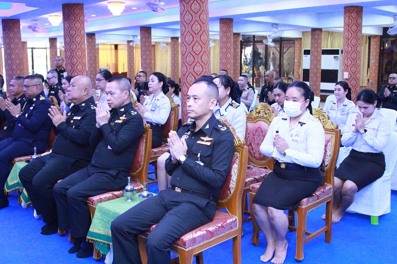 สำนักพัฒนาระบบราชการกลาโหม ได้จัดพิธีทำบุญถวายภัตตาหารและผ้าไตรจีวร แด่พระภิกษุสงฆ์ เพื่อความเป็นศิริมงคลให้กับข้าราชการ และพนักงานราชการ เนื่องในวันคล้ายวันสถาปนา