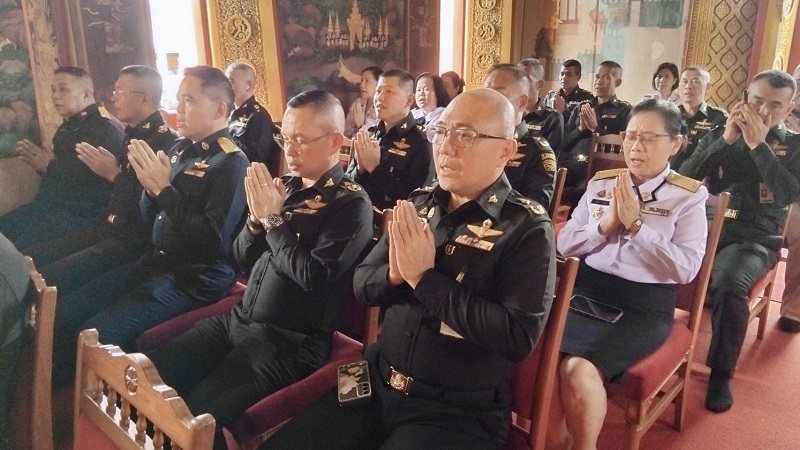 ผู้อำนวยการสำนักพัฒนาระบบราชการกลาโหม ได้มอบให้ พลตรี อภิสิทธิ์ บุศยารัศมี รองผู้อำนวยการสำนักพัฒนาระบบราชการกลาโหม นำกำลังพลของหน่วย เข้าร่วมพิธีเวียนเทียน เนื่องในวันอาสาฬหบูชา และพิธีถวายเทียนพรรษา ประจำปี พ.ศ.๒๕๖๘