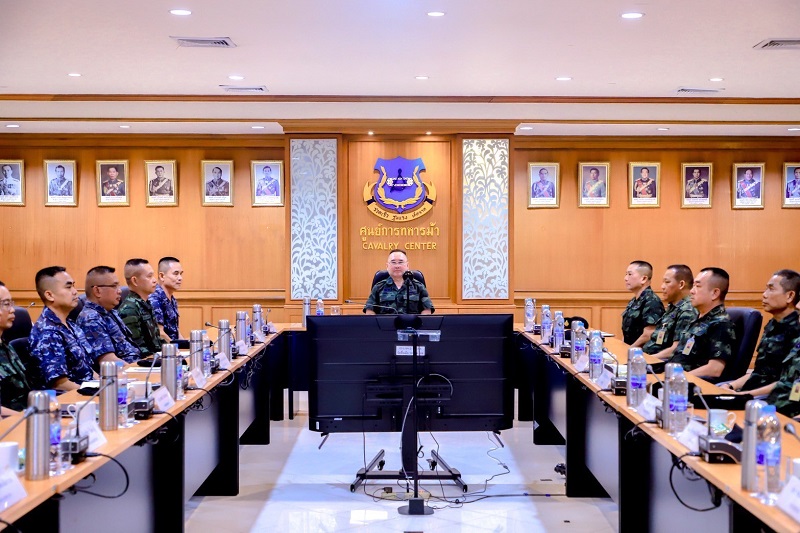 สำนักงานปลัดกระทรวงกลาโหม (สำนักพัฒนาระบบราชการกลาโหม) ในฐานะหัวหน้าคณะทำงานติดตามประเมินผลการปฏิบัติราชการกลาโหม ได้เดินทางไปติดตามความก้าวหน้าผลการดำเนินงานตัวชี้วัดของกองทัพบก และกองทัพอากาศ ประจำปีงบประมาณ พ.ศ. ๒๕๖๘