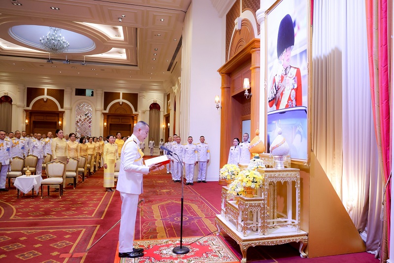 พลโท วิริทธิ์พล พานนิล ผู้อำนวยการสำนักพัฒนาระบบราชการกลาโหม และภริยา พร้อมด้วยข้าราชการของสำนักพัฒนาระบบราชการกลาโหม เข้าร่วมกิจกรรมเฉลิมพระเกียรติพระบาทสมเด็จพระเจ้าอยู่หัว เนื่องในโอกาสวันเฉลิมพระชนมพรรษา
