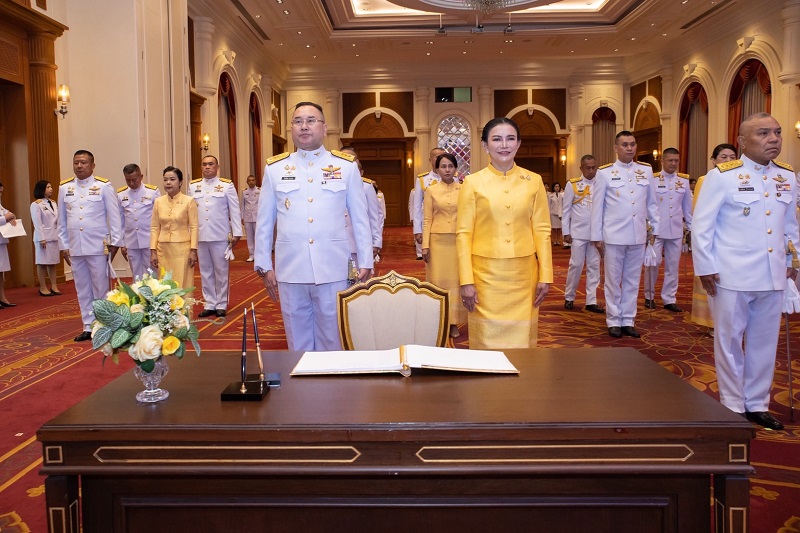 พลโท วิริทธิ์พล พานนิล ผู้อำนวยการสำนักพัฒนาระบบราชการกลาโหม และภริยา พร้อมด้วยข้าราชการของสำนักพัฒนาระบบราชการกลาโหม เข้าร่วมกิจกรรมเฉลิมพระเกียรติพระบาทสมเด็จพระเจ้าอยู่หัว เนื่องในโอกาสวันเฉลิมพระชนมพรรษา
