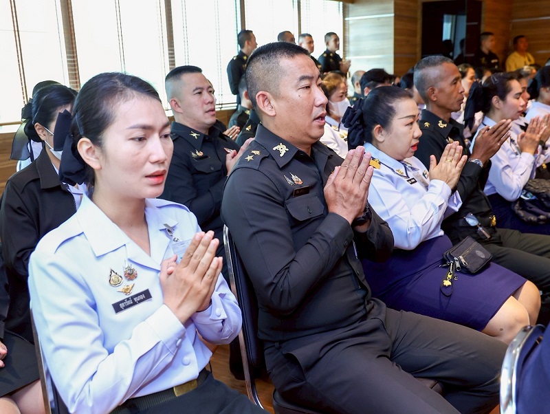 พลโท วิริทธิ์พล พานนิล ผู้อำนวยการสำนักพัฒนาระบบราชการกลาโหม พร้อมด้วยภริยา ได้นำกำลังพลเข้าร่วมกิจกรรม “พบกันวันพระ พบพระพบธรรม” ประจำปี ๒๕๖๘