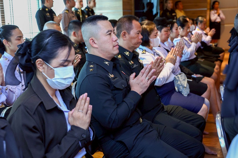 พลโท วิริทธิ์พล พานนิล ผู้อำนวยการสำนักพัฒนาระบบราชการกลาโหม พร้อมด้วยภริยา ได้นำกำลังพลเข้าร่วมกิจกรรม “พบกันวันพระ พบพระพบธรรม” ประจำปี ๒๕๖๘